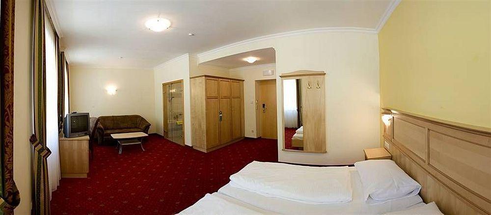 Aktivhotel Weisser Hirsch Мариацел Екстериор снимка
